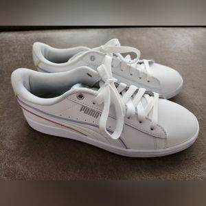 PUMA White Sneaker W7.5
